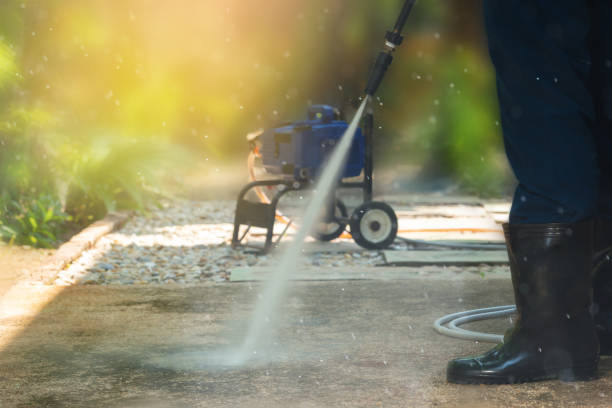 Best Pool Deck Cleaning  in Mercedes, TX